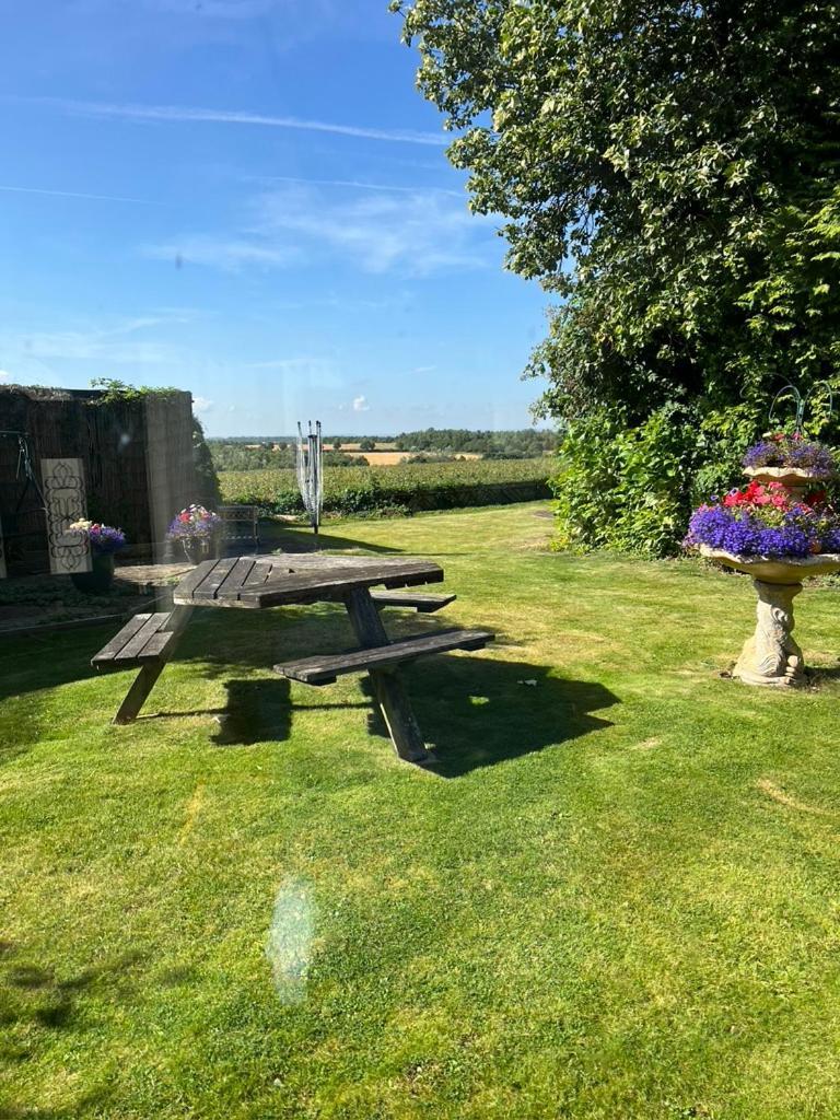 Rolandscroft Guest House Pontefract Exteriör bild